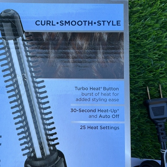 CONAIR Instant Heat Brush - Picture 3 of 5